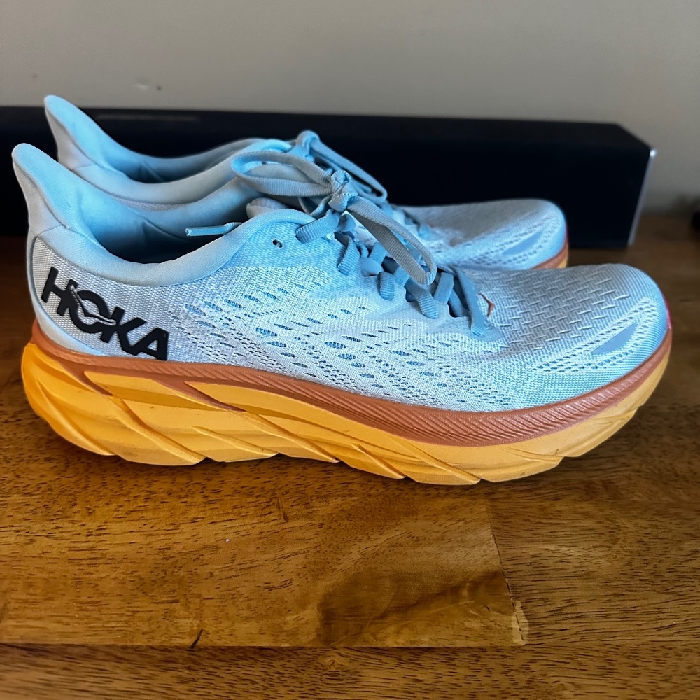 HOKA  W CLIFTON 8